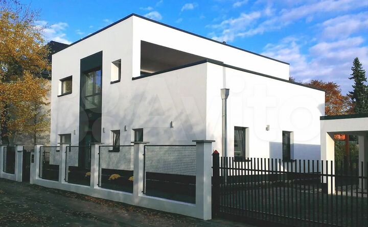 Коттедж 212 м² на участке 7 сот.