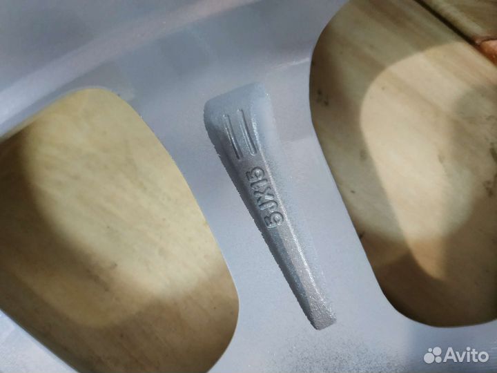 Диск литой R15