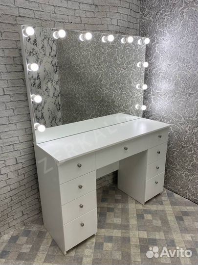 Туалетный стол с безрамочным зеркалом 120*160