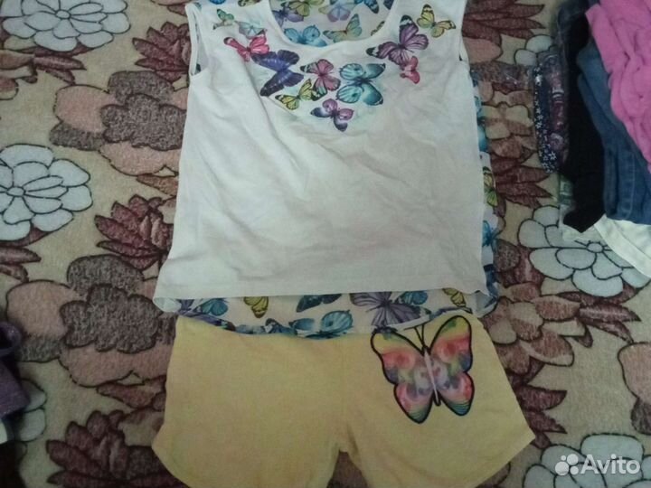 На девочку 10-11 лет