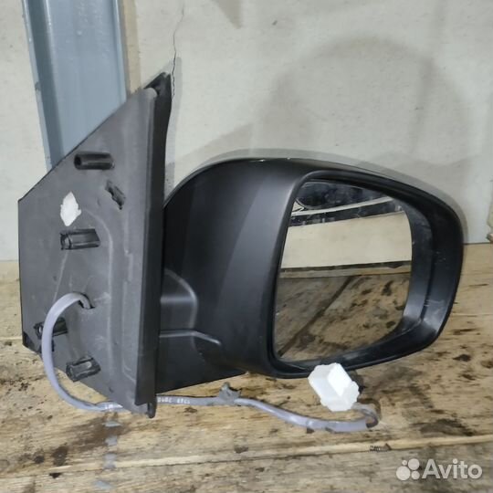Зеркало правое nissan note e11