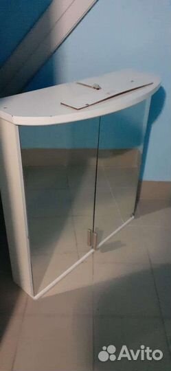 Полка навесная для ванной с подсветкой