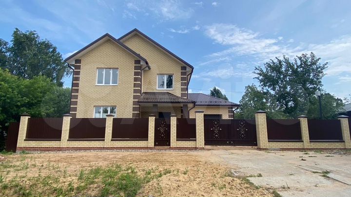 Коттедж 225 м² на участке 7,3 сот.