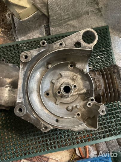 Правая половинка двигателя Honda dio af34-35
