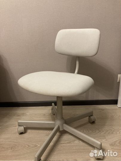 Компьютерное кресло икеа блекбергет