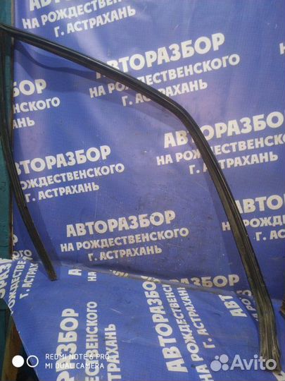 Уплотнитель стекла двери Ваз Лада 2114 хэтчбек