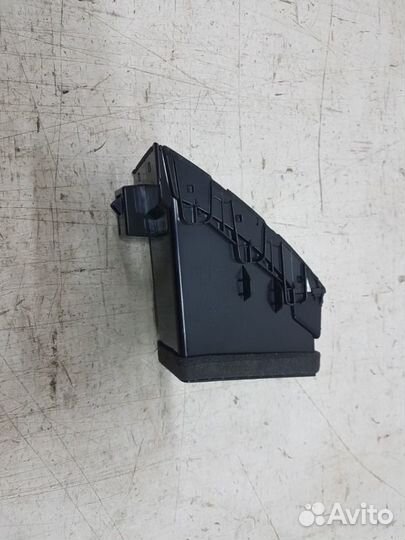 Дефлектор воздушный левый Nissan Teana J32 VQ25DE