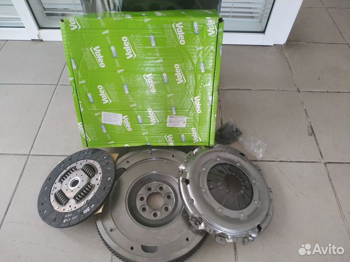 Комплект сцепления с маховиком Valeo на все авто