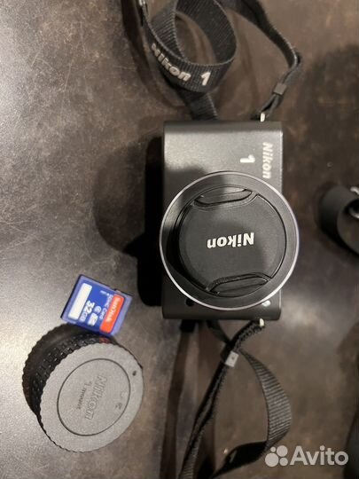 Цифровой фотоаппарат Nikon 1 J1