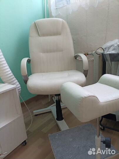 Продаю в связи с переездом мебель