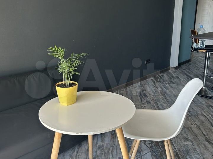 1-к. квартира, 42 м², 1/5 эт.