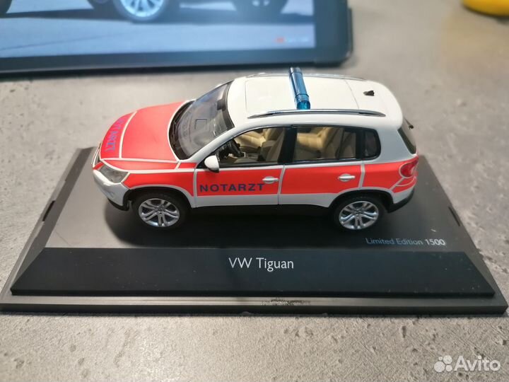 Модель автомобиля vw tiguan 1:43 schuco