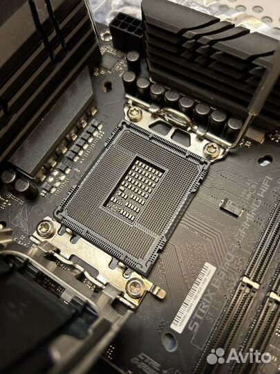 Материнская плата asus ROG Strix B660i WiFi