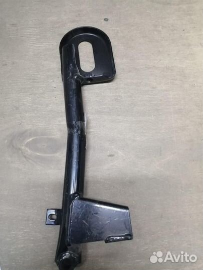 Кронштейн слома, правый(605252505)