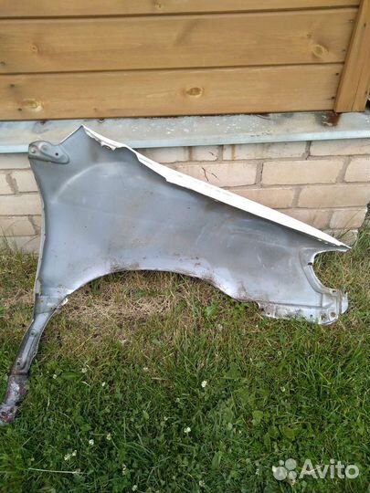 Левое крыло тойота ипсум