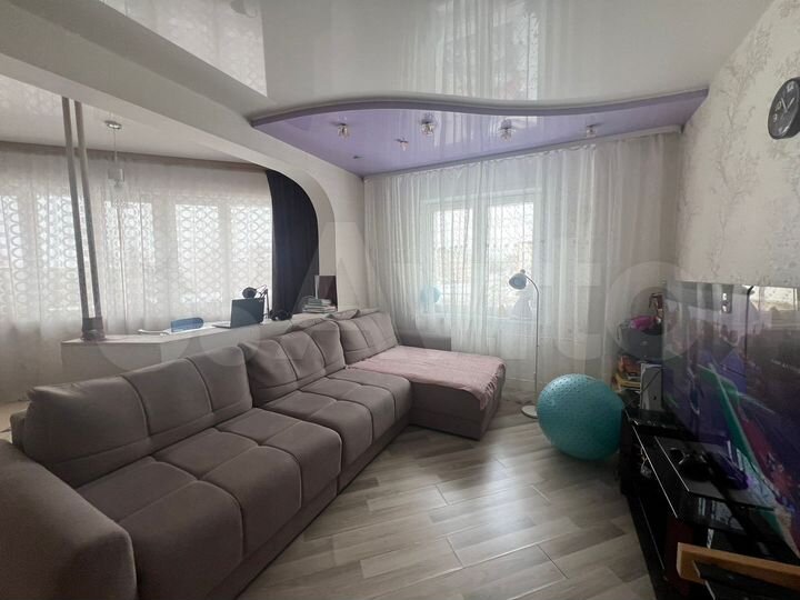 2-к. квартира, 63 м², 3/16 эт.