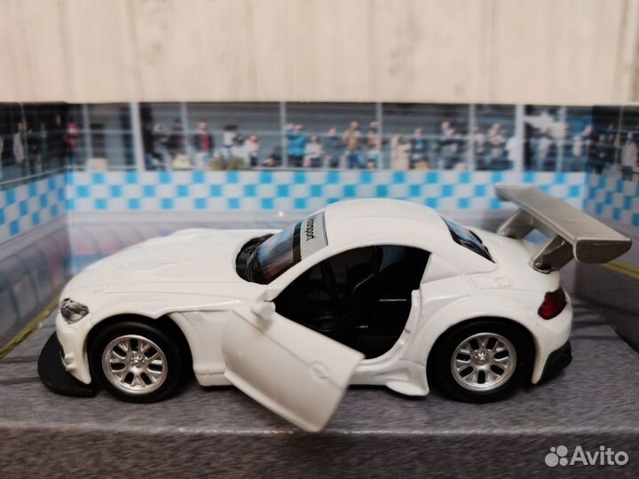 Машинка BMW Z4 GT3