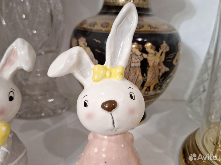 Фарфоровая пара кроликов