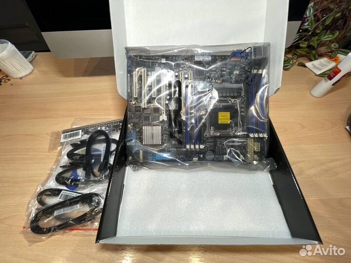 Серверная материнская плата Asus Z10PA-U8 (2011-3)