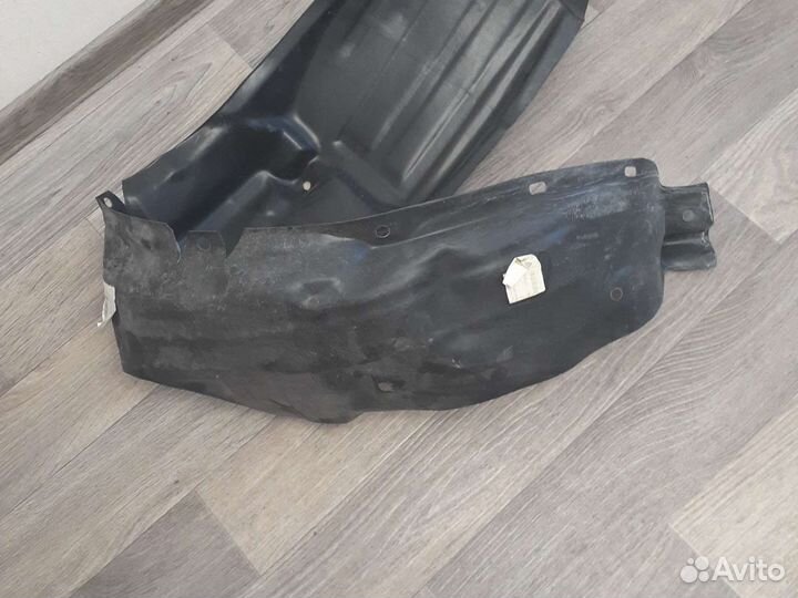 Подкрылок Geely MK cross передний правый
