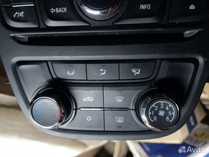 Блок управления печкой на Опель Мокка 2014 год