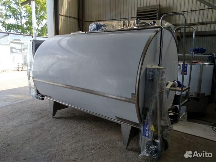 Охладитель молока закрытого типа 2000 литров