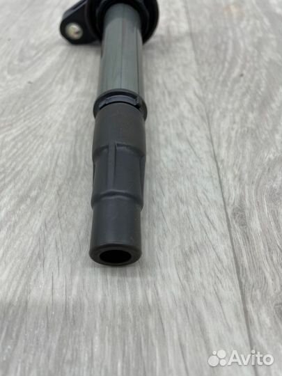 Катушка зажигания Toyota Auris ZRE151 1zrfe 2008