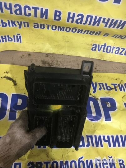 Блок предохранителей Opel Zafira B