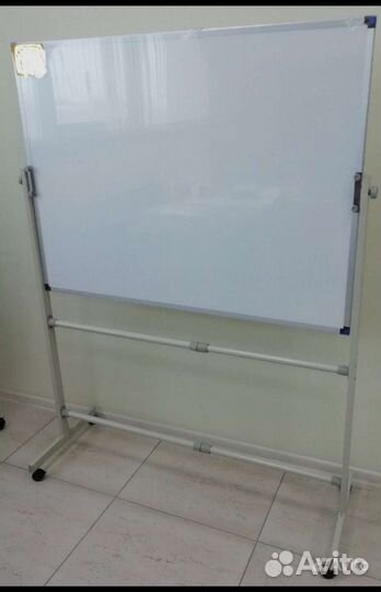 Доска магнитно-маркерная на колесах