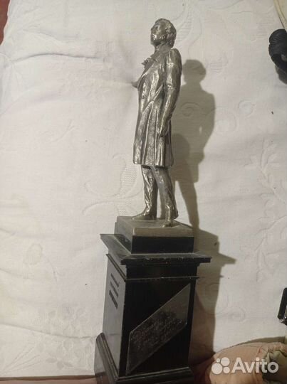 Мини копия памятнику А. С. Пушкину в Москве