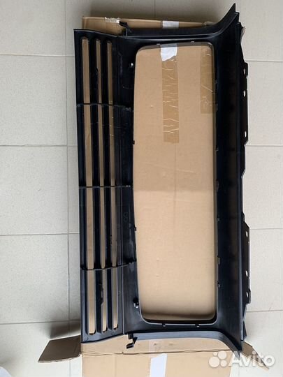 Решетка радиатора с обрамлением Mercedes Benz