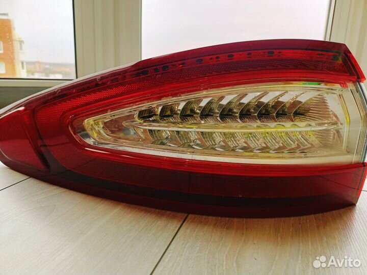 Фонарь задний левый Ford Mondeo 5 2026826