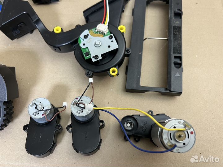 Запчасти робота пылесоса Hyundai h-vcrq90