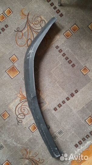 Губа на передний бампер, левая часть