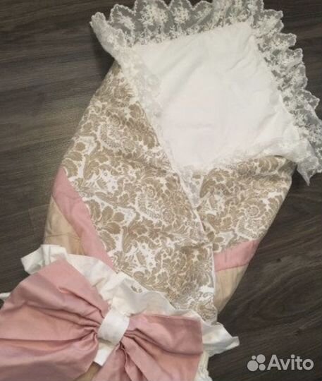 Бортики в кроватку, одеялко, балдахин с игрушками