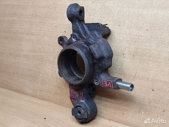 Кулак задний левый, Volvo 960