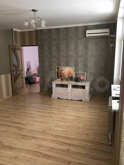 2-к. квартира, 77 м², 2/10 эт.