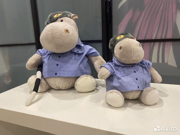 Игрушка бегемот - полицейский гаишник