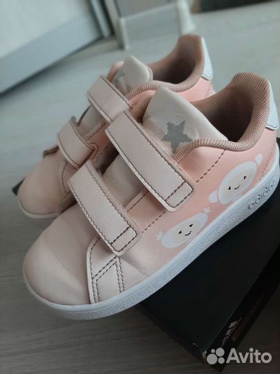 Кроссовки adidas для девочки