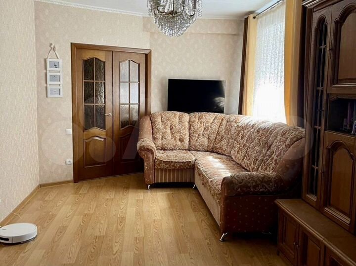 2-к. квартира, 64 м², 1/3 эт.