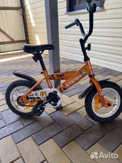 Детский велосипед и самокат