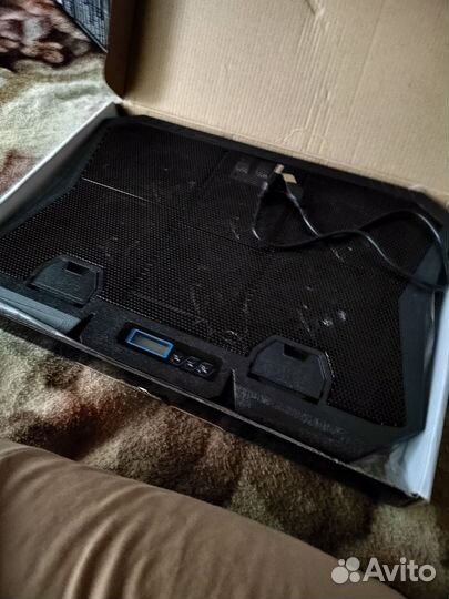 Подставка с охлаждением