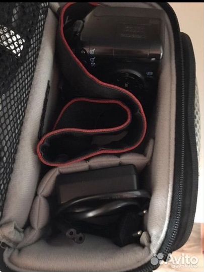 Зеркальный фотоаппарат Canon 1000d тушка