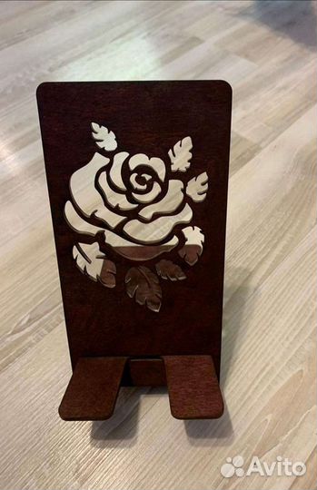 Подставка для телефона из дерева