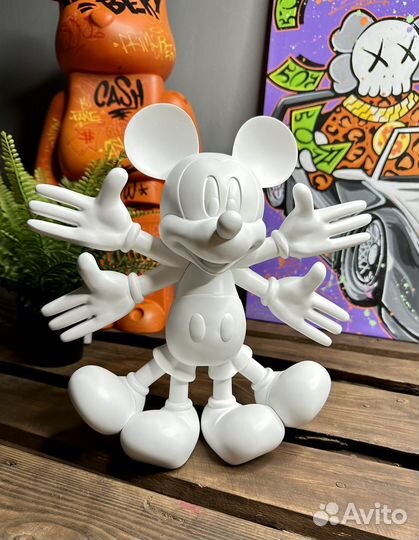 Игрушка статуэтка Mickey mouse