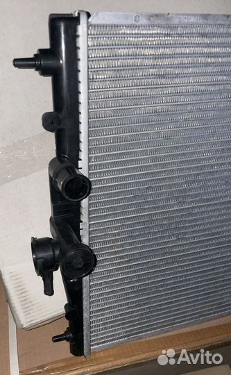 Радиатор охлаждения Nissan Micra 3/Note