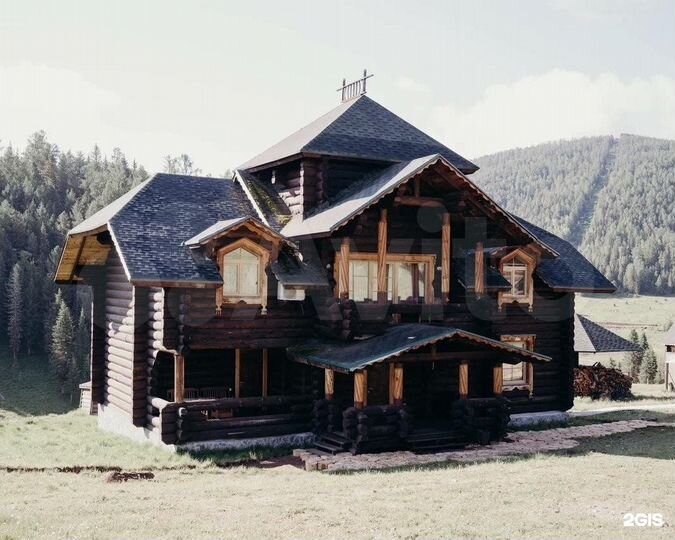 Коттедж 180 м² на участке 12 га