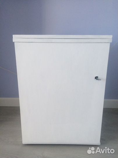 Швейная машинка ножная в тумбочке