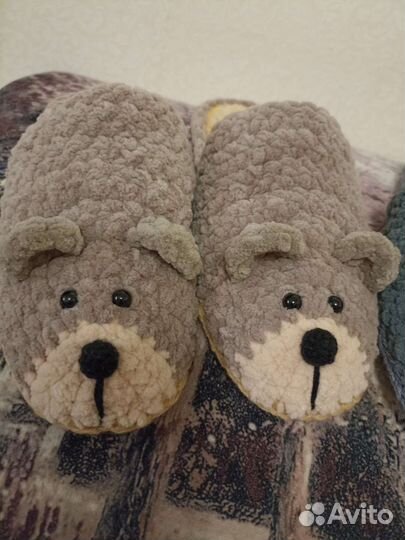 Вязаные тапочки и игрушки