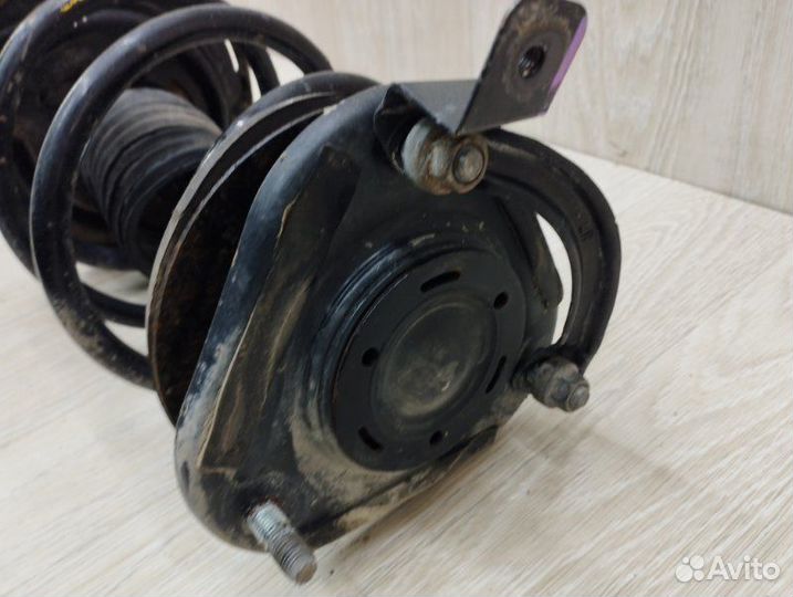 Амортизатор/стойка передняя правая Toyota Corolla